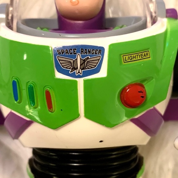 Toy Story Buzz Lightyear doll with moving visor - Picture 8 of 9